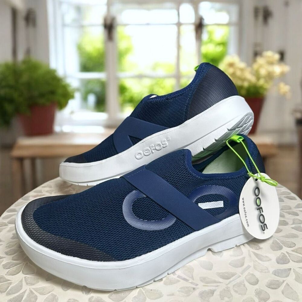 OOFOS Men's OOmg Low Slip-On Recovery Shoe